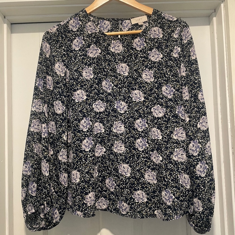 Women’s top Loft size xs